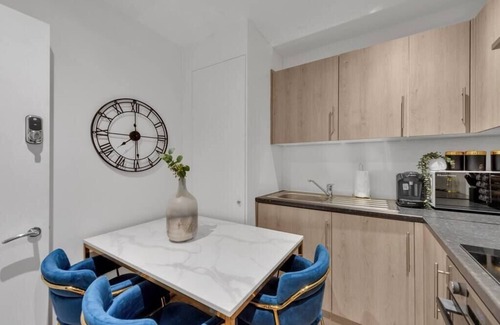 West Ealing Apartment | Micro Chic: Tiny Studio with Functional Desk