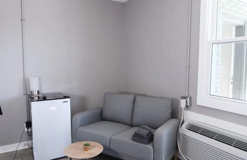 Nashville House | Micro Motel 1 Bed! Su