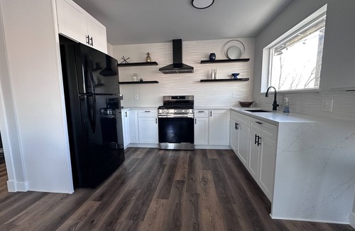 Wasilla Resort | Micro-Resort- 7 Lakefront Cottages & Event Space