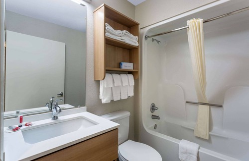Matthews Hotel | Microtel Inn by Wyndham Matthews/Charlotte