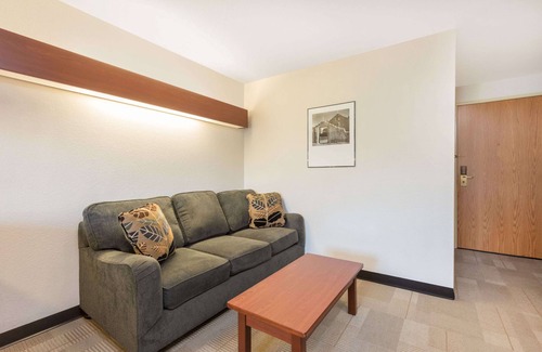 Ste Genevieve Hotel | Microtel Inn & Suites by Wyndham Sainte Genevieve