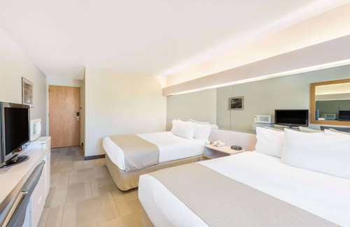 Ste Genevieve Hotel | Microtel Inn & Suites by Wyndham Sainte Genevieve