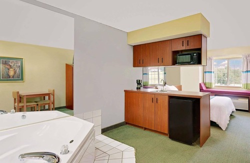 Thomasville Hotel | Microtel Inn & Suites by Wyndham Thomasville/High Point/Lexi