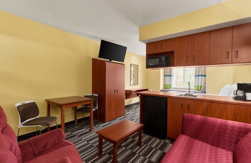 Thomasville Hotel | Microtel Inn & Suites by Wyndham Thomasville/High Point/Lexi