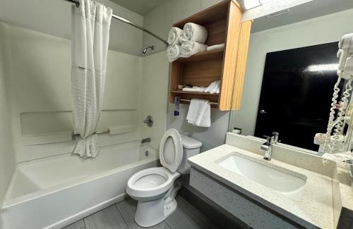 Cottondale Hotel | Microtel Inn & Suites by Wyndham Tuscaloosa East