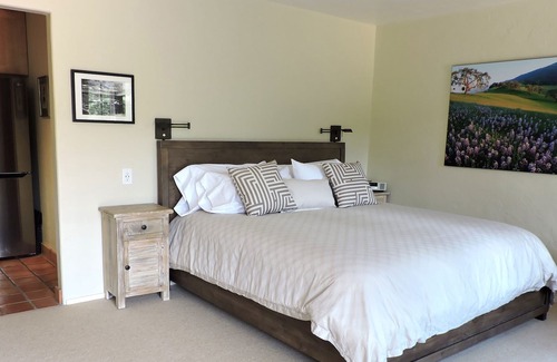 Carmel Cottage | Mid Carmel Valley Guest Cottage with Private Driveway - Extended Stay