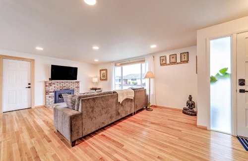 Arcata House | Mid-Century Hideaway