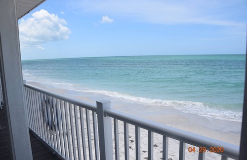 Placida Cottage | Mid-Century Luxury Retreat .enjoy!