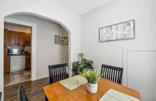 Tulsa Apartment | Mid-Century Modern 2BR Duplex |TU & expo.