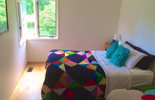 Accord House | Mid Century Modern- Hot tub-Ski-View- Fireplaces-Pond-35 min to Woodstock