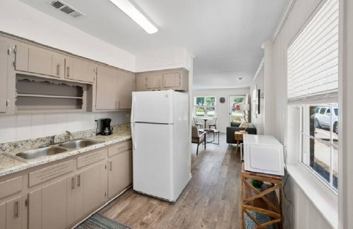 East Point Cottage | Mid Century Modern Jewel