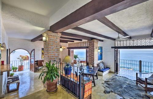 Amapas Apartment | Mid-Century Modern Condo with Patio and Ocean Views!