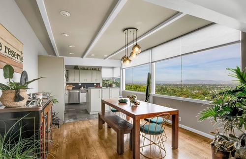 Studio City House | Mid-Century Modern in the hills of Studio City with amazing views