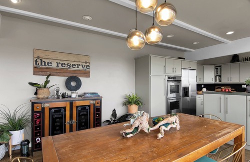 Studio City House | Mid-Century Modern in the hills of Studio City with amazing views