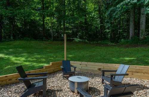 Waynesville House | Mid Century Modern Mountain House