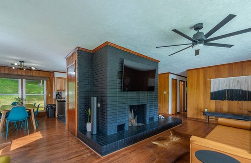 Waynesville House | Mid Century Modern Mountain House