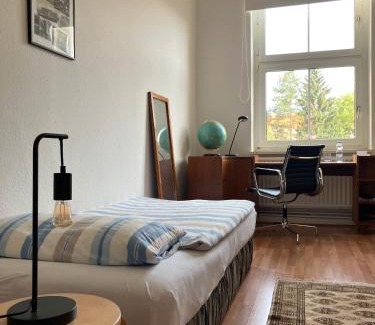 Vahrenwald Apartment | Mid Century Style Messezimmer