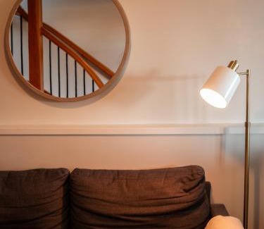 Departure Bay Apartment | Mid-Island Getaway - Sunken Hot Tub & Deck - Close to Beach - Modern