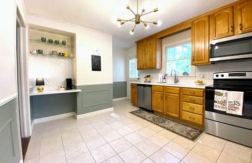 Northport House | Midcentury Bungalow with 3 Bedrooms in downtown Northport, 3 miles from campus