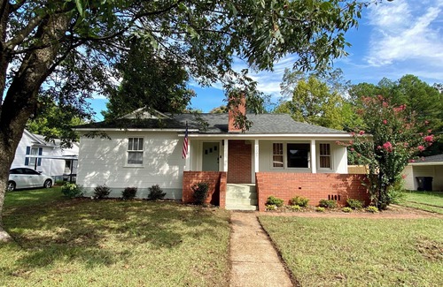 Northport House | Midcentury Bungalow with 3 Bedrooms in downtown Northport, 3 miles from campus