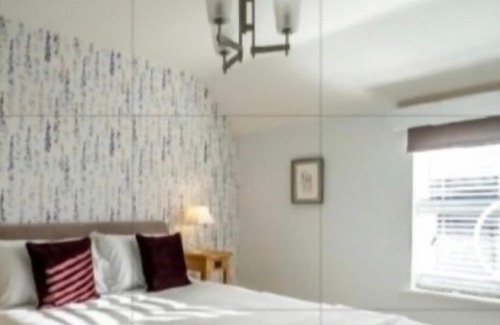 Dunnington Cottage | Middle Cottage, Perfect village getaway, Pet friendly, Free paking