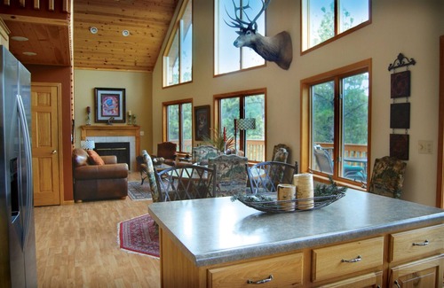 Rapid City House | Midnight Blu Beautiful home close to Lake Pactola
