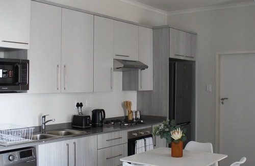 Greater Johannesburg Metropolitan Area Apartment | Midrand near carlswald Lifestyle Shopping Center and San ridge square N1access.