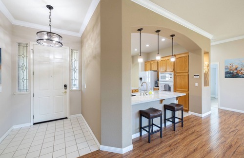 Folsom House | Midterm Rental 30 days Cozy 3BR House Family Friendly Lovely Backyard Fast WiFi