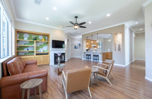 Folsom House | Midterm Rental 30 days Cozy 3BR House Family Friendly Lovely Backyard Fast WiFi