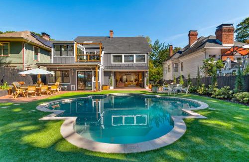 Midtown House | Midtown Atlanta 6 Bed with pool and a view