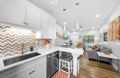 Cocoa Beach Apartment | Midtown Cottage - In the heart of Cocoa Beach