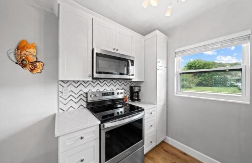 Cocoa Beach Apartment | Midtown Cottage - In the heart of Cocoa Beach