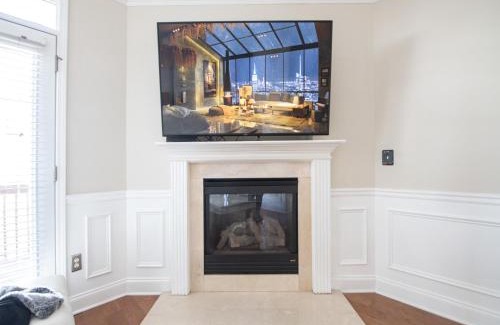 Atlantic Station Area Apartment | Midtown Luxurious Chic Free Parking 6