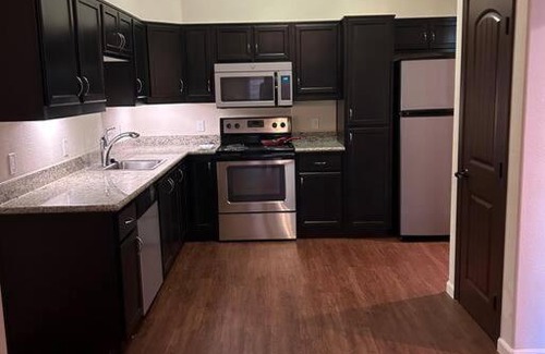 Downtown Sacramento Apartment | Midtown Luxury Apt w/ Balcony
