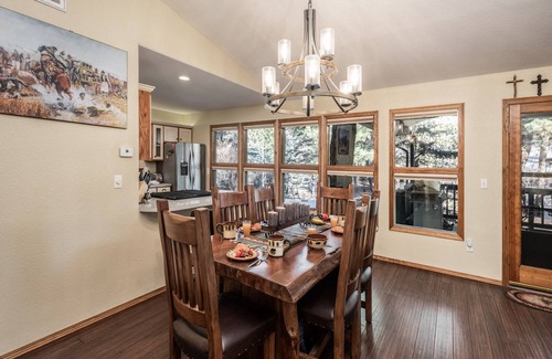 Ruidoso Cabin | Midtown Riverfront 1 | Pet-Friendly, Hot Tub