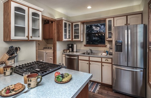 Ruidoso Cabin | Midtown Riverfront 1 | Pet-Friendly, Hot Tub