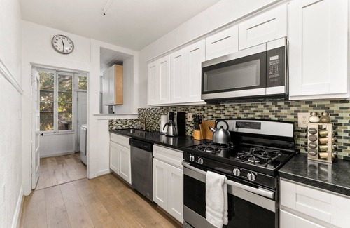 Boulevard Park Apartment | Midtown Sacramento Historic Home