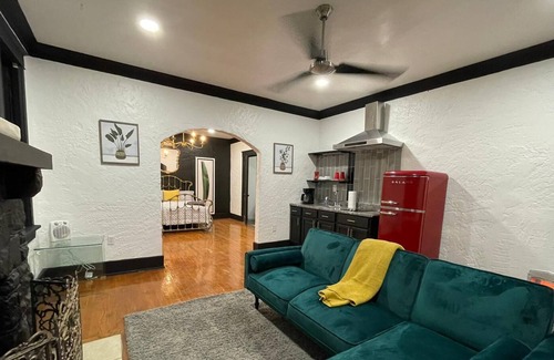 Vollintine-Evergreen Condo | Midtown Vintage Charm