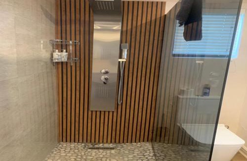 Hartbeespoort House | Migdash Guesthouse