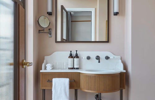 Saint-Thomas-d'Aquin Hotel | Miiro Le Grand Hôtel Cayré