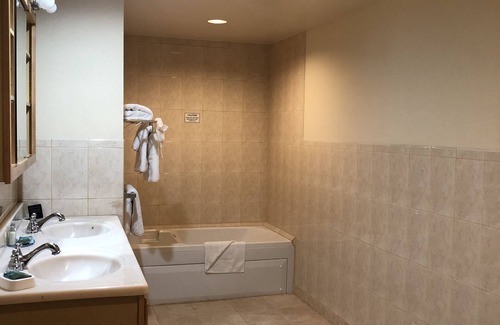 North Hollywood Hotel | Mikado Hotel