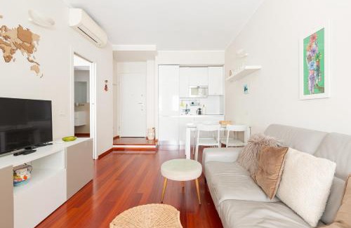 Bullona Apartment | Milano-Domodossola Balcony Apartment