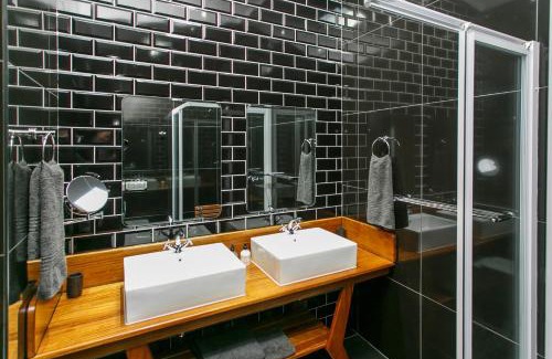 Oudtshoorn Bed & Breakfast | Miles B&B Guest House