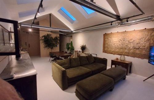 Tiverton House | Milk barn