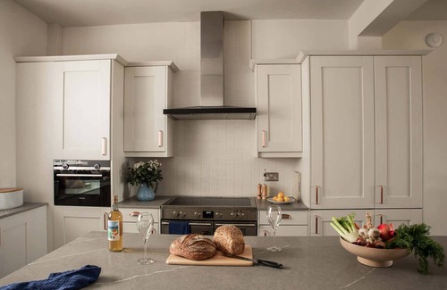 Amlwch House | Millbank Estate: Luxurious Coastal Retreat