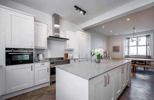 Amlwch House | Millbank Estate: Luxurious Coastal Retreat