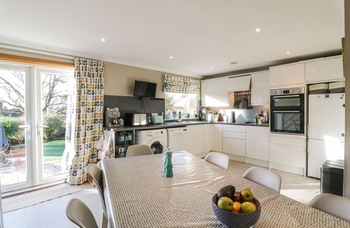 Rockcliffe Cottage | MILLBROOK COTTAGE, pet friendly, with open fire in Dalbeattie