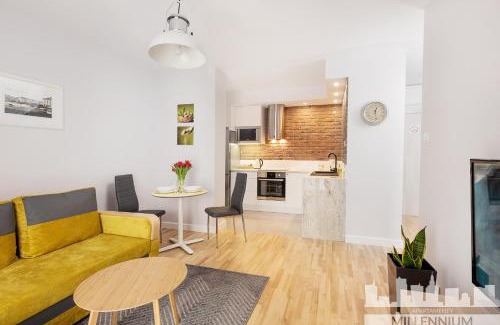 Praga Apartment | Millennium Manufaktura Yellow