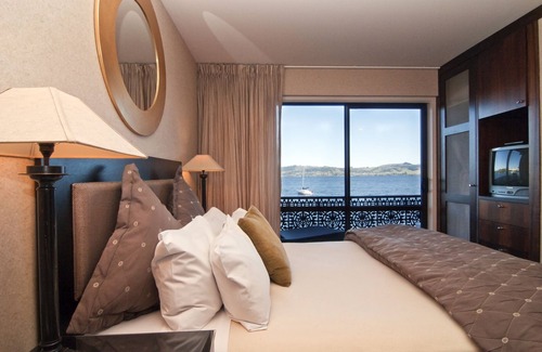 Waipahihi Hotel | Millennium Resort Manuels
