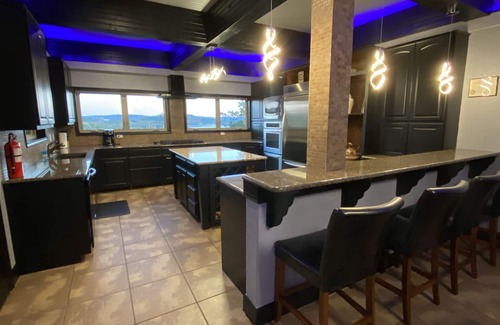 Branson House | Million Dollar House, Lake Views, Indoor Racquetball Court, Pickleball, Theater